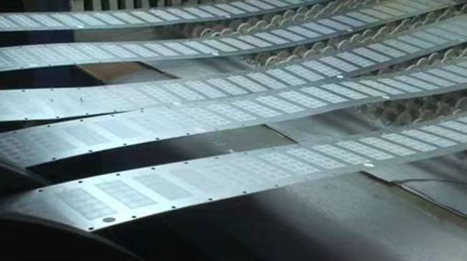 卷對卷連續(xù)蝕刻加工流程及應用領域